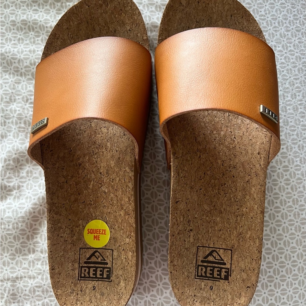 Reef Cushion Scout Hi. Never been worn. Size 9